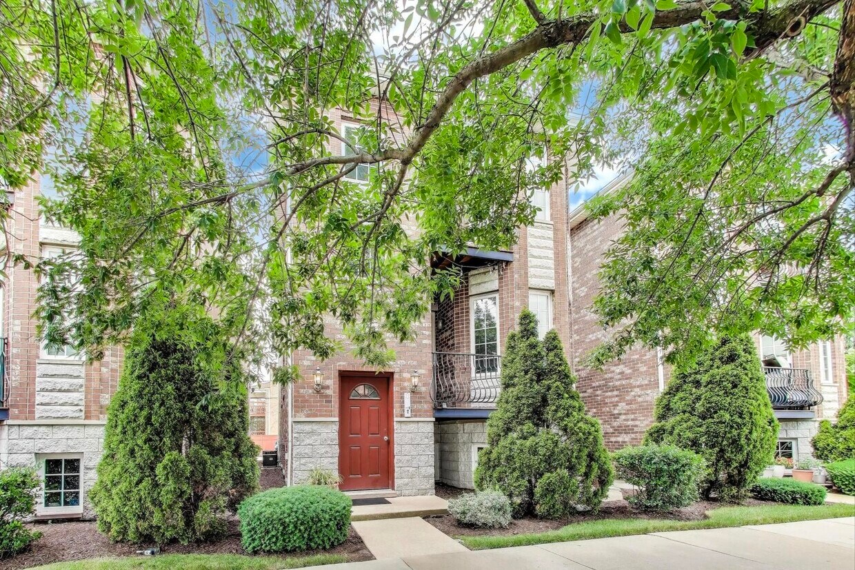 Foto principal - 5924 N Milwaukee Ave