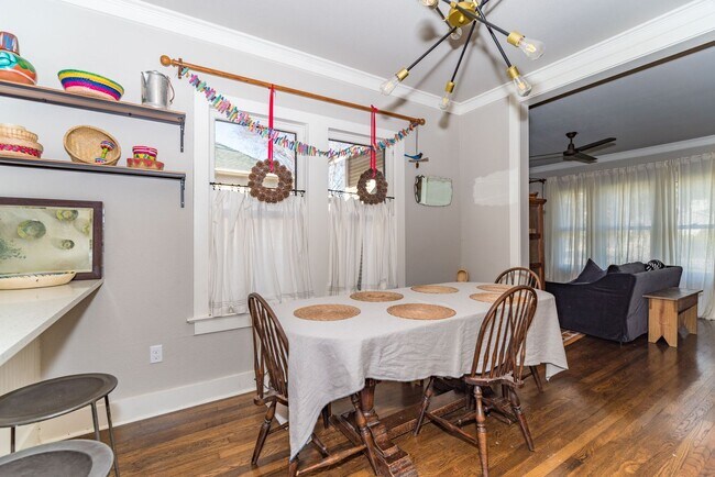 Building Photo - 3 Bedroom in Alamo Heights