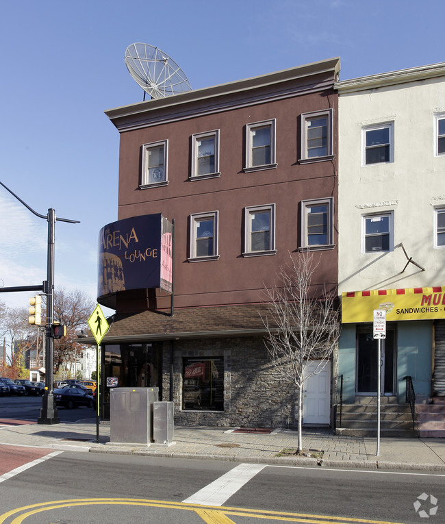 Building Photo - 218 Mulberry St