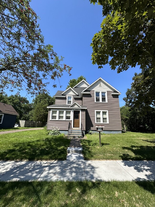 Building Photo - 2026 4th St