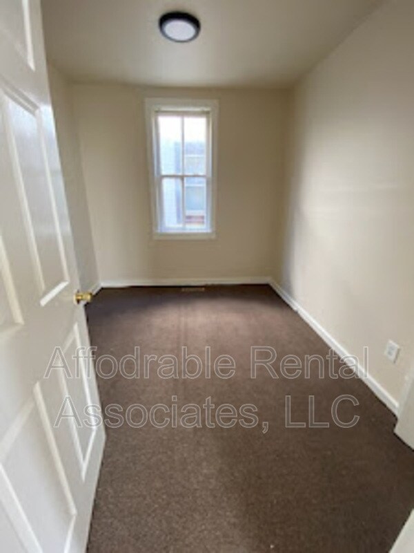 Building Photo - 2432 S 35th St