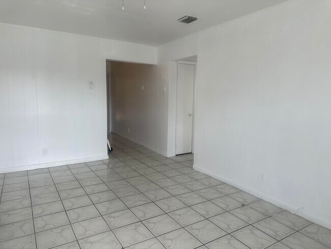Foto del edificio - 4120 NW 39th Ave