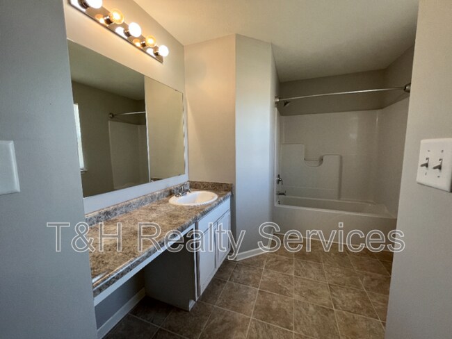 Foto del edificio - 8103 Grove Berry Way