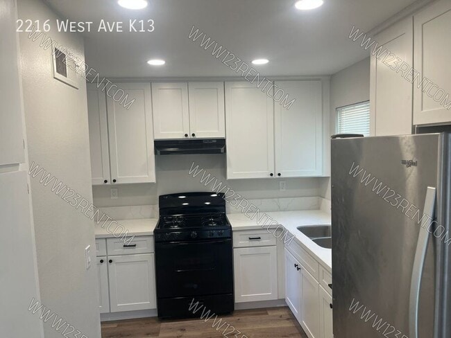 Building Photo - 2216 W Ave K 13