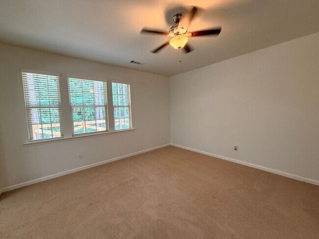 Building Photo - NEW LISTING - Spacious, Acworth Townhouse on Quiet Cul-de-sac!
