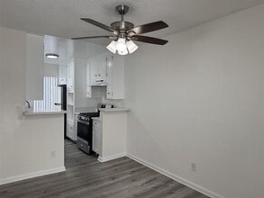 Building Photo - 10520 Balboa Blvd