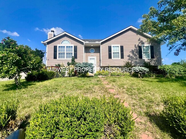 Building Photo - Amazing 3 Bedroom Home!