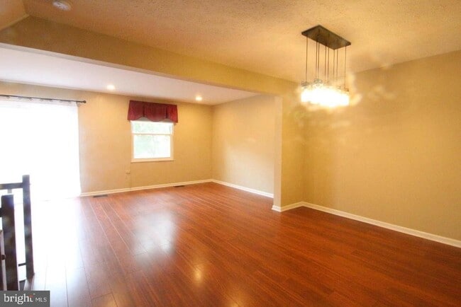Building Photo - 410 Fleece Flower Dr