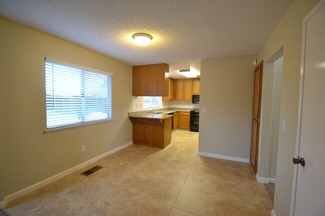 Foto del edificio - 4886 Birkdale Cir