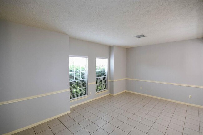 Building Photo - 16427 Elmwood Point Ln