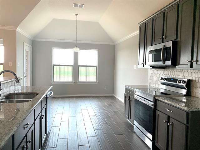 Building Photo - 613 Long Prairie Dr