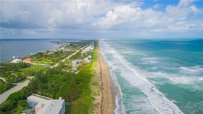 Building Photo - 1701 NE Ocean Blvd
