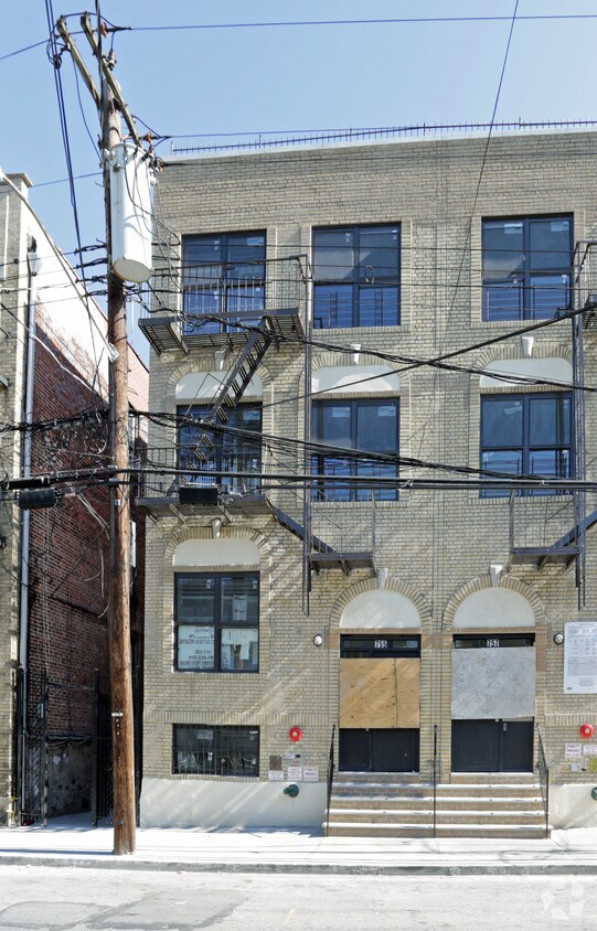 Primary Photo - 755 E 224th St