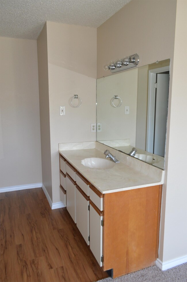 Foto del edificio - 1215 W Slaughter Ln