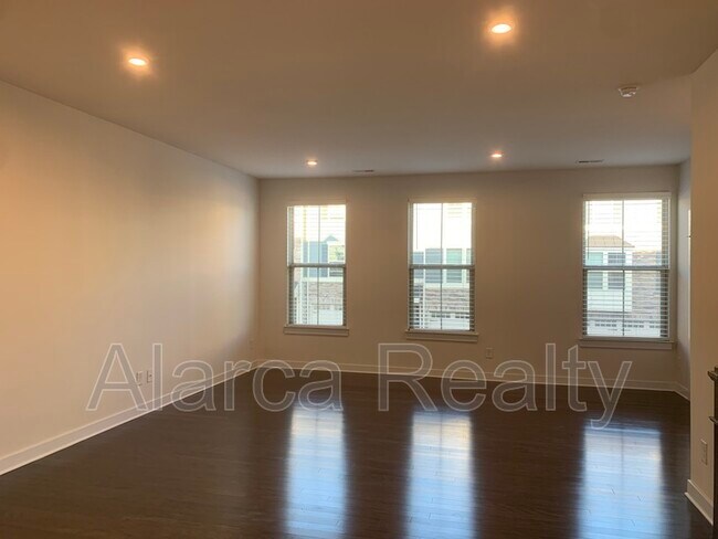 Building Photo - 1813 Shumard Ln