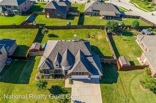 Primary Photo - 5 br, 3 bath House - 15xx Lakeway Drive