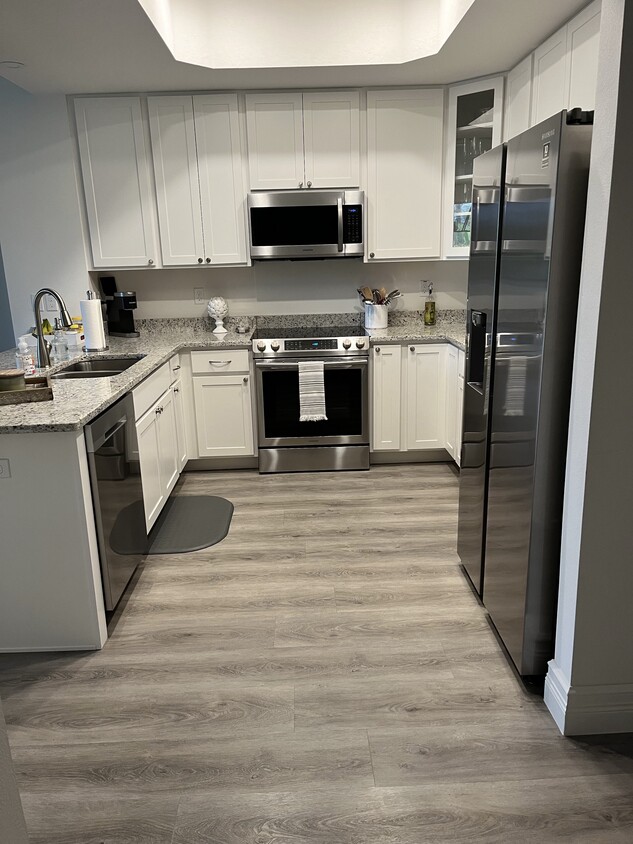 kitchen - 799 Sterthaus Dr