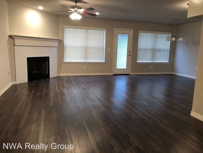 Building Photo - 3 br, 2 bath House - 420 Weston Loop