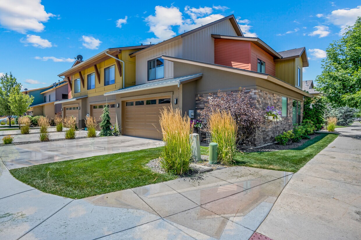 883 S Lone Willow Ave, Eagle, ID 83616 Townhome Rentals in Eagle ID