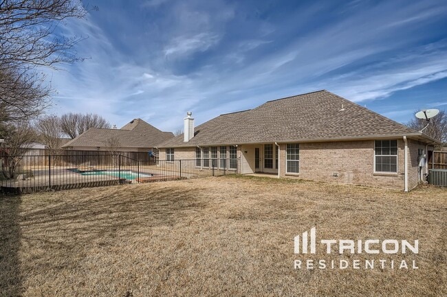 Building Photo - 3804 Cross Country Trail