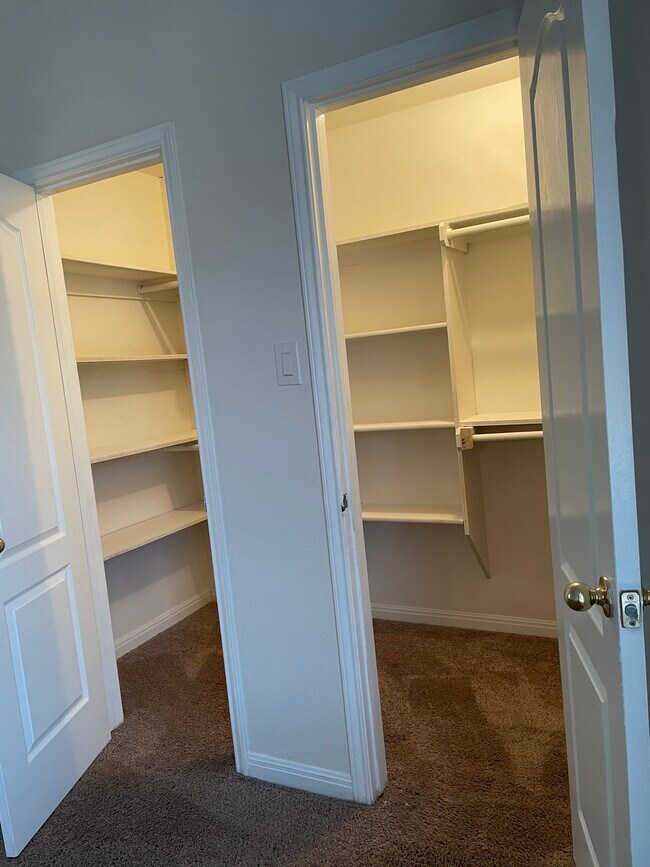 Master walk-in - 15010 Baycliff