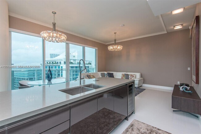 Building Photo - 1080 Brickell Ave