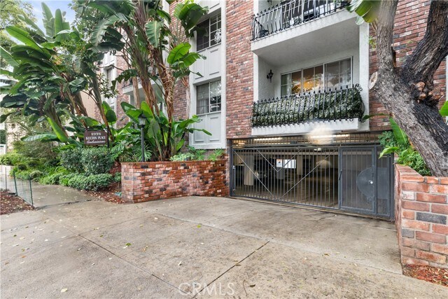 Foto del edificio - 1375 Kelton Ave