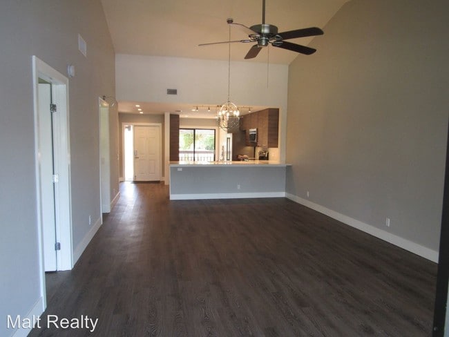Building Photo - 15493 Admiralty Cir