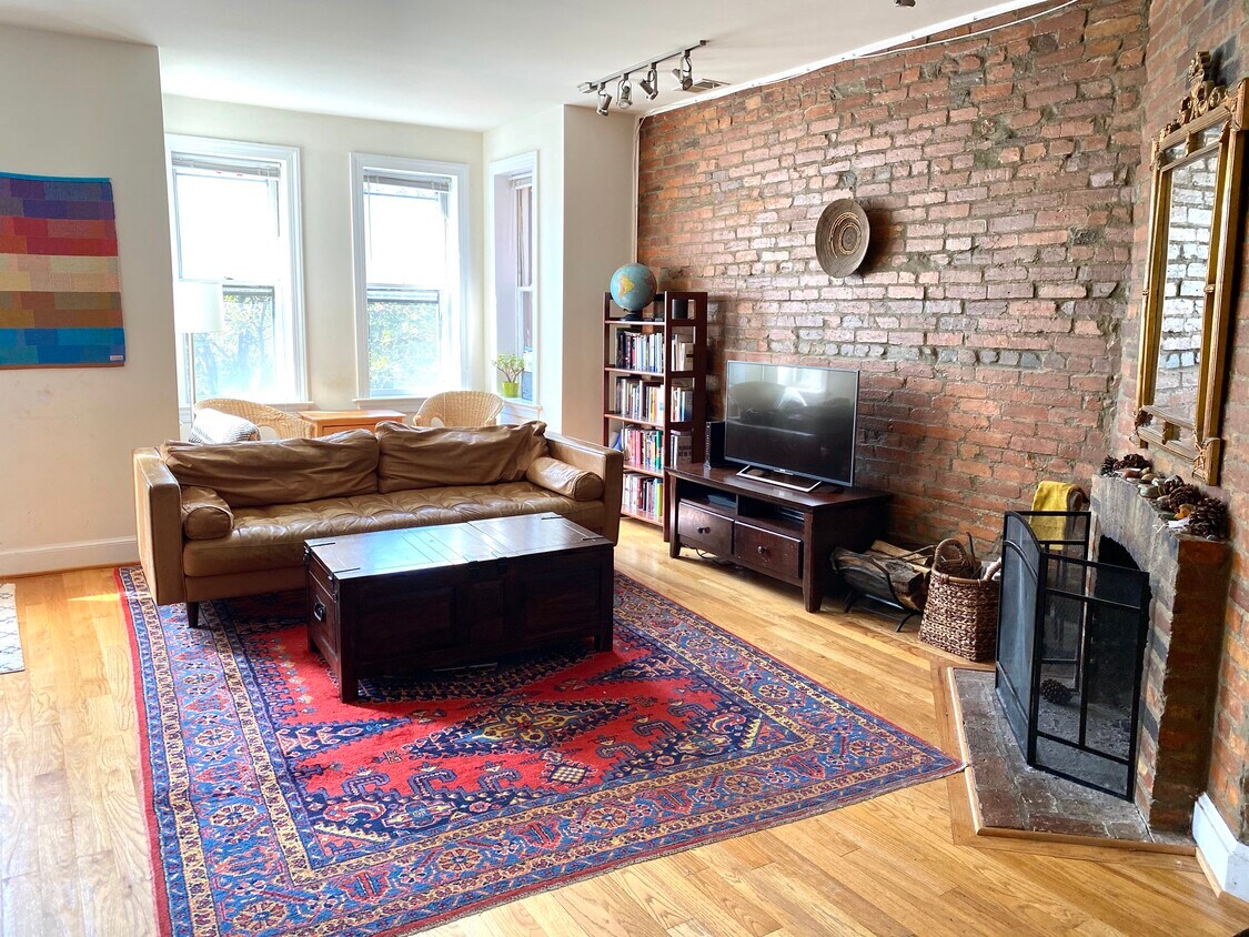 Huge living room area with fire place - 217 12th St NE