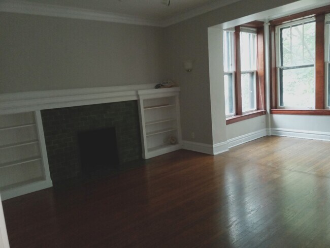 Foto del edificio - 6325 N Magnolia Ave