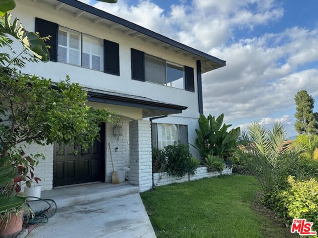 Building Photo - 3643 Ballina Canyon Rd