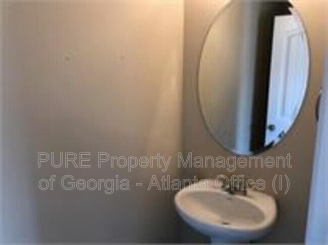 Foto del edificio - 31 Brookwood Pass N