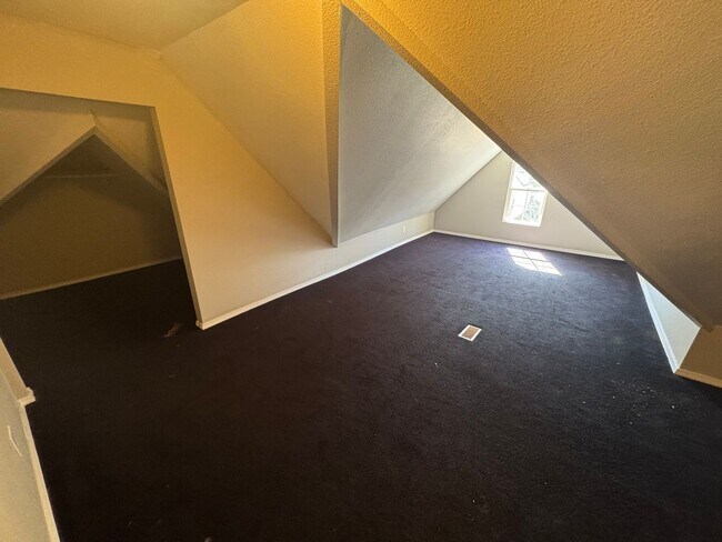 Foto del edificio - 4 Bedroom 2 Bathroom Home