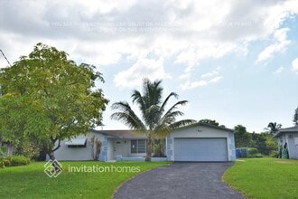 Building Photo - 1612 W River Dr
