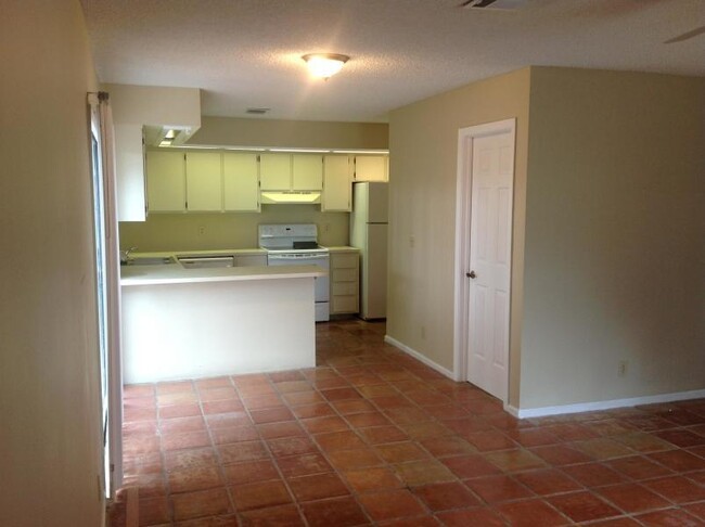Building Photo - 11872 Sturbridge Ln