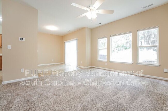 Foto del edificio - 148 Grand Oaks Dr