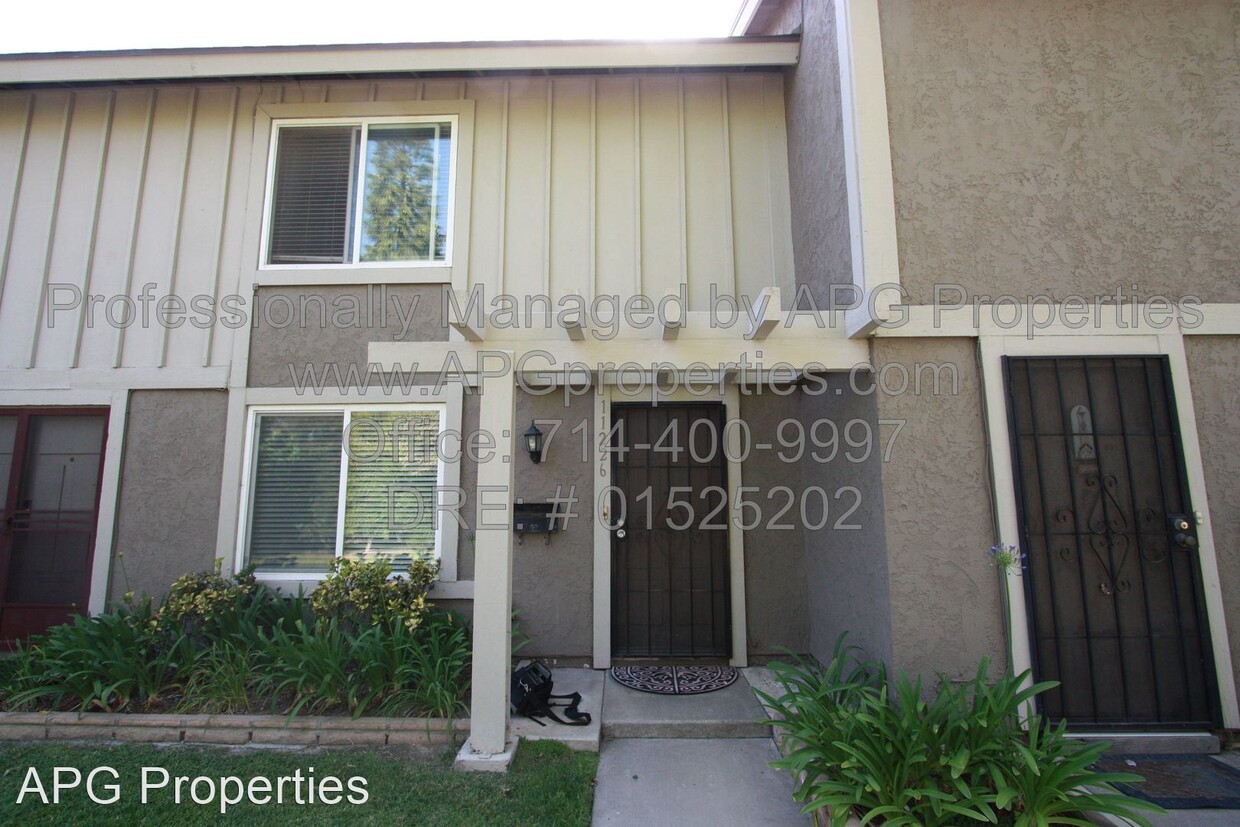 Primary Photo - 3 br, 1.5 bath House - 11226 Hood Way