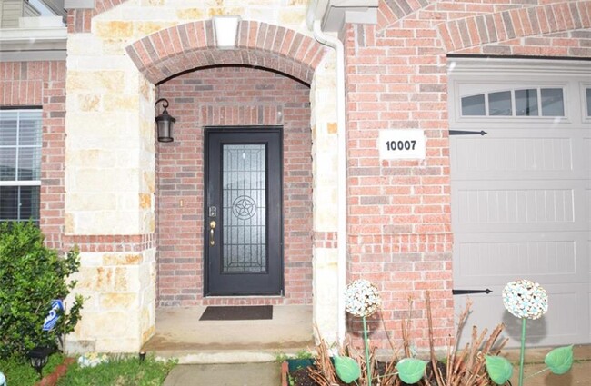 Foto del edificio - 10007 Blissfull Valley Ln
