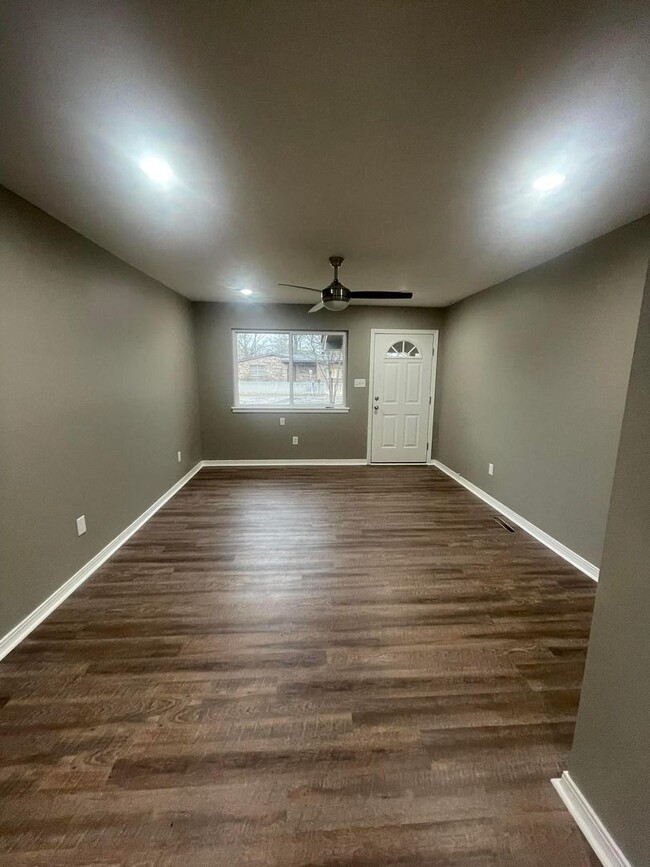 Building Photo - Welcome to this beautifully remodeled thre...