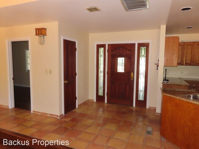 Building Photo - 3 br, 2.5 bath House - 1159 Lookout Rd.