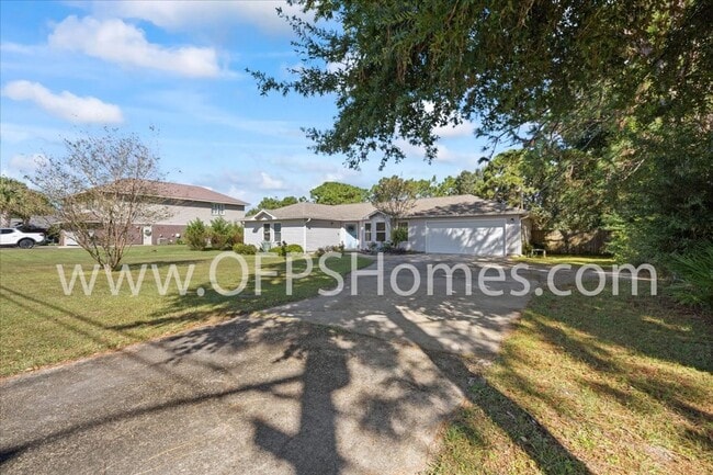 Building Photo - Home in Holley By the Sea
