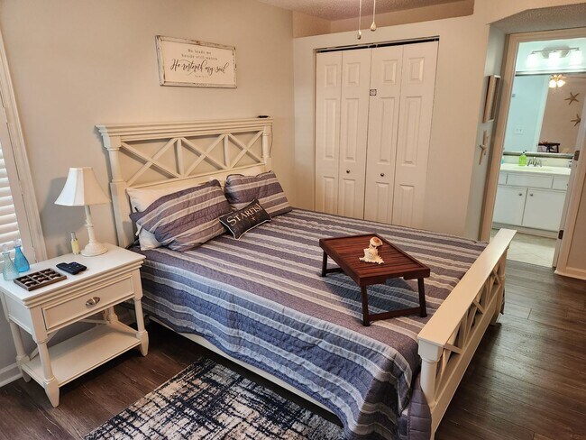 Foto del edificio - South Bay Lakes 2-Bedroom, 2-Bathroom Condo