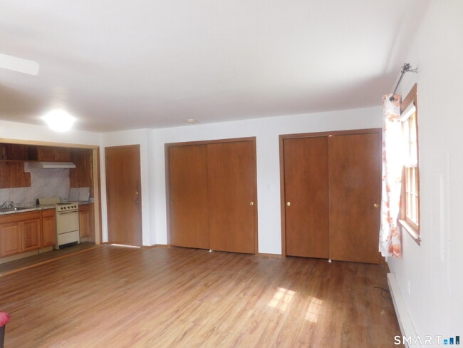 Building Photo - 5 Larson Dr