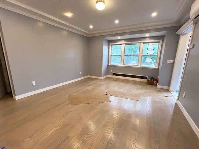 Building Photo - 215-6 40th Ave