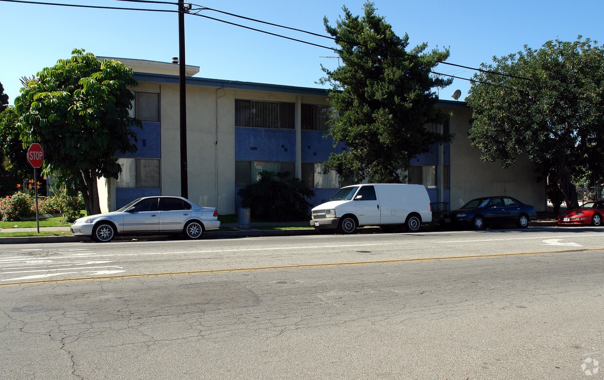 Building Photo - 135 N Hillcrest Blvd