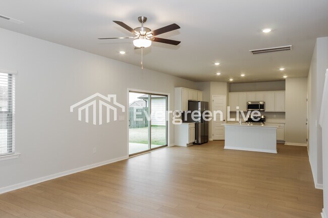 Foto del edificio - 103 Cool Cir