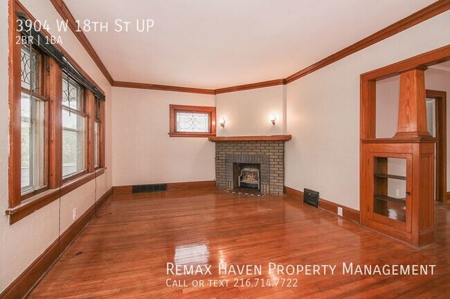 Building Photo - 3904 W 18th St UP, Cleveland -Spacious 2 b...