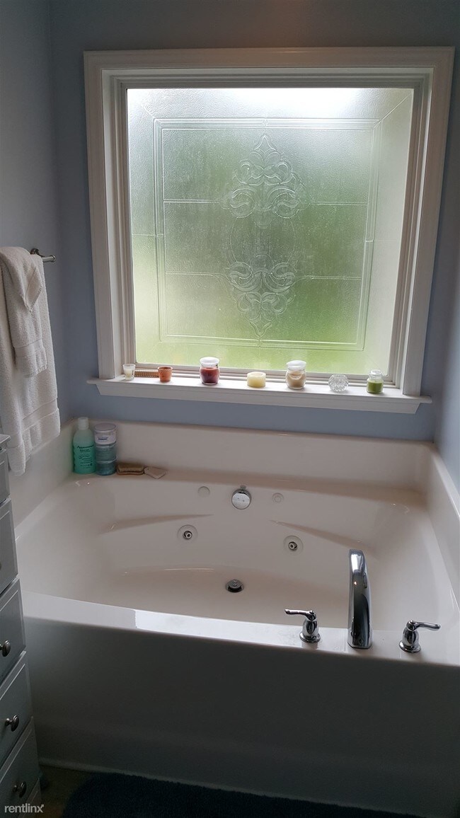 Foto del edificio - 104 Spring Side Ct