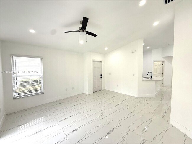 Foto del edificio - 8989 NW 53rd St