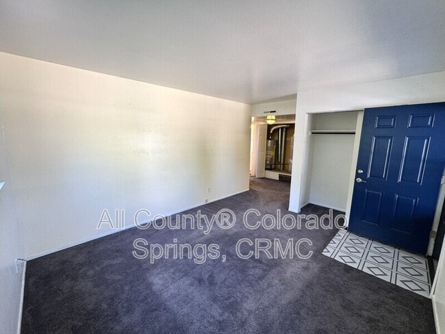 Foto del edificio - 1129 Cree Dr
